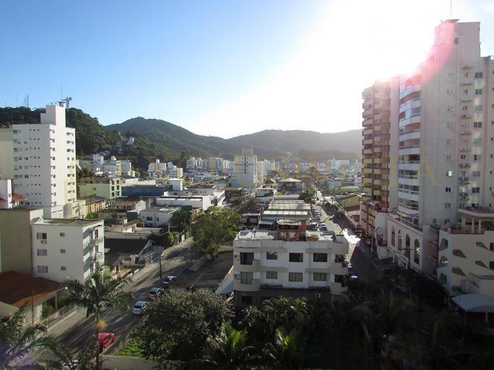 Apartamento 2 quartos para Locação Anual no bairro Centro em Balneário Camboriú
