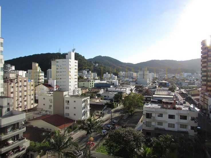 Apartamento 2 quartos para Locação Anual no bairro Centro em Balneário Camboriú