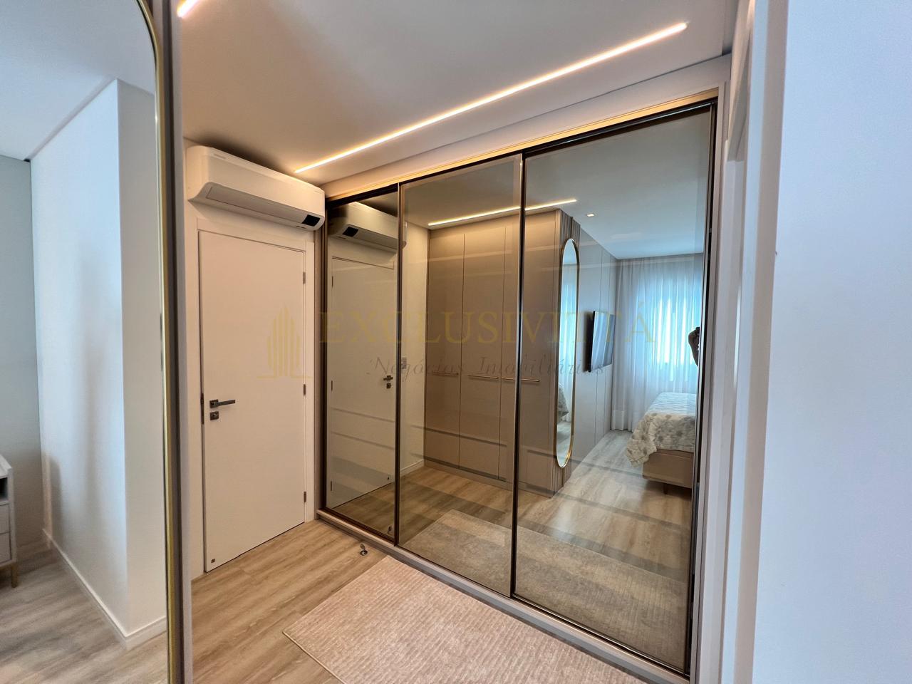 APARTAMENTO FINAMENTE MOBILIADO E EQUIPADO