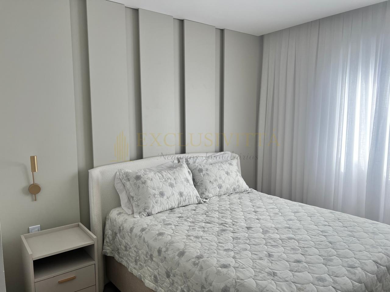 APARTAMENTO FINAMENTE MOBILIADO E EQUIPADO