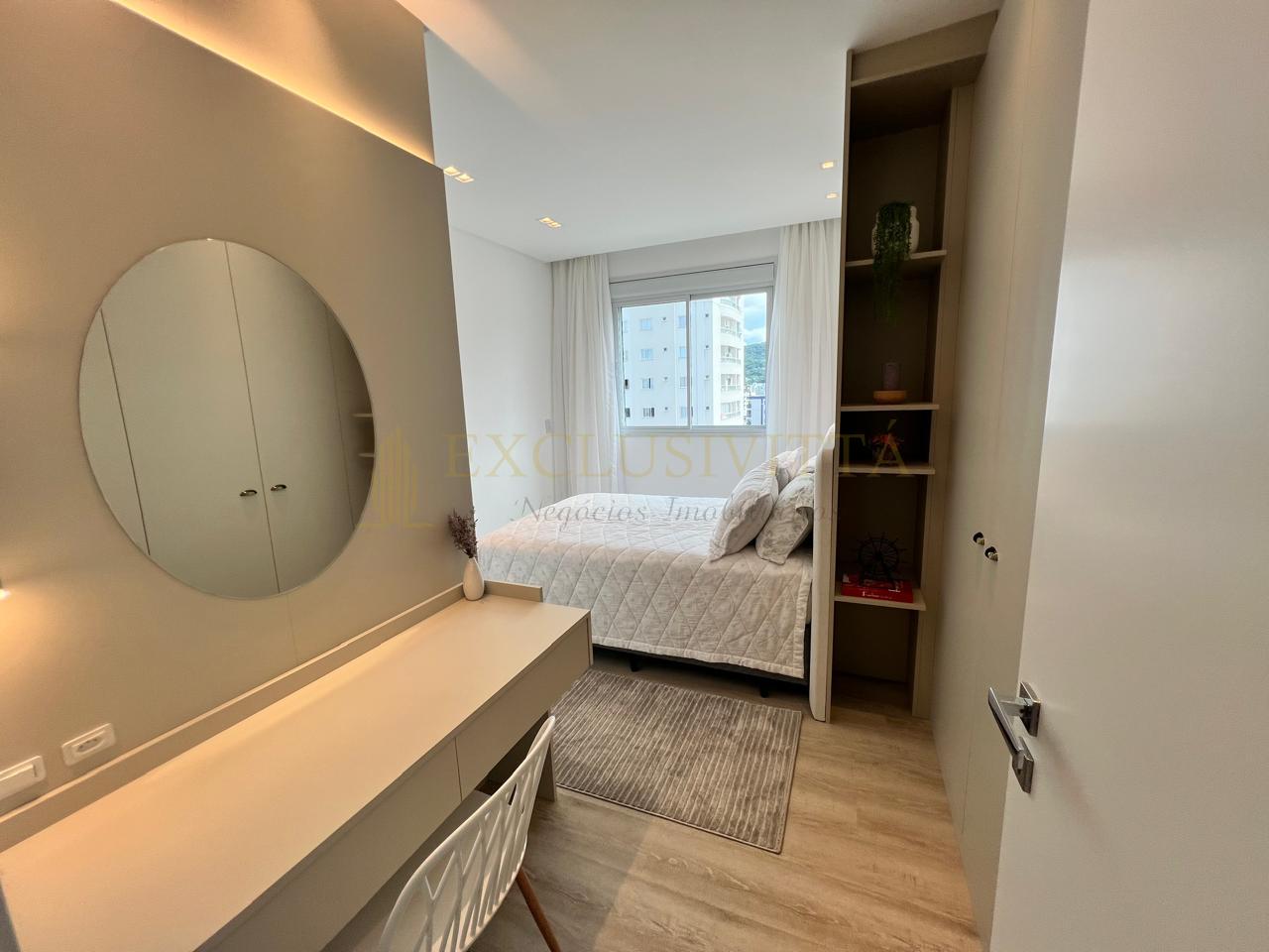 APARTAMENTO FINAMENTE MOBILIADO E EQUIPADO