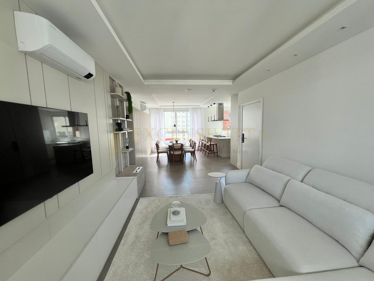 APARTAMENTO FINAMENTE MOBILIADO E EQUIPADO
