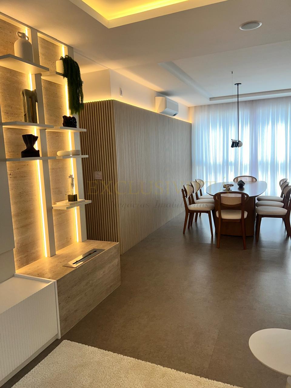 APARTAMENTO FINAMENTE MOBILIADO E EQUIPADO