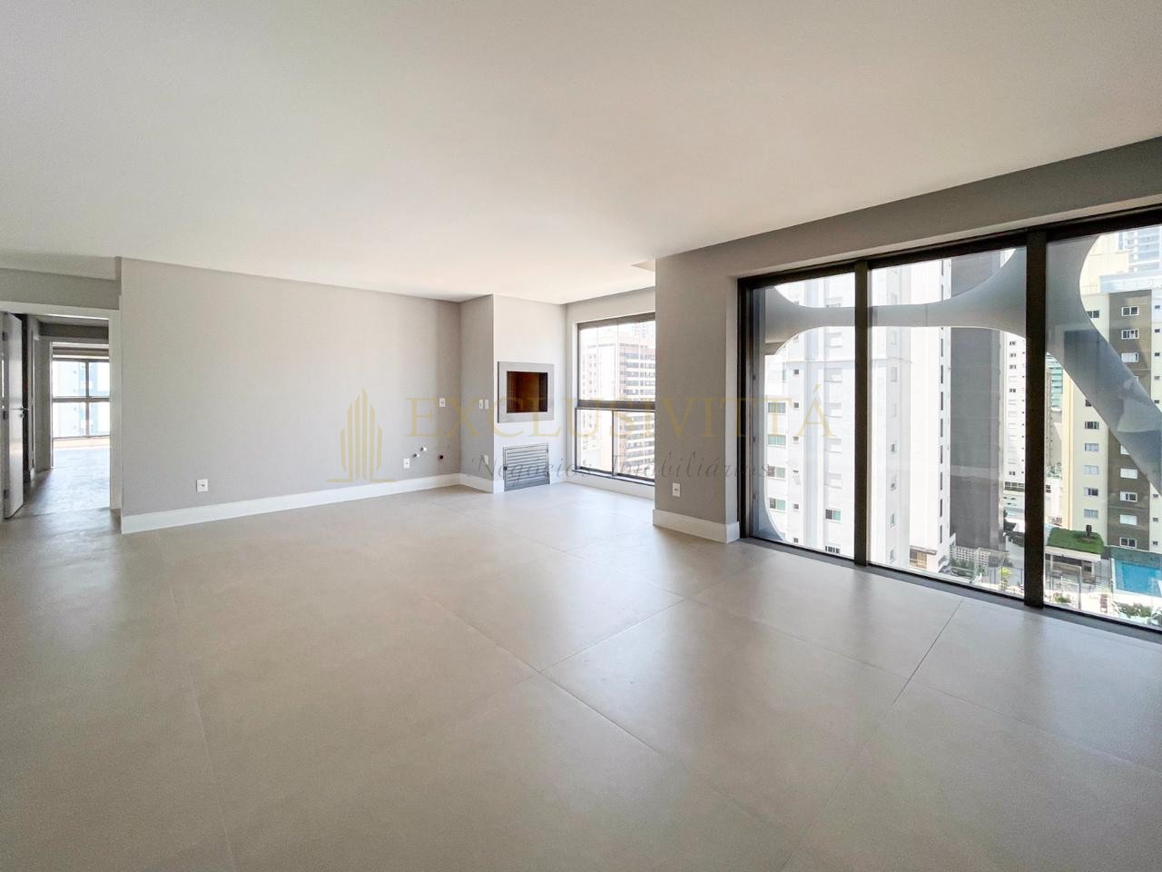 Apartamento 4 suítes para Venda no bairro Centro em Balneário Camboriú