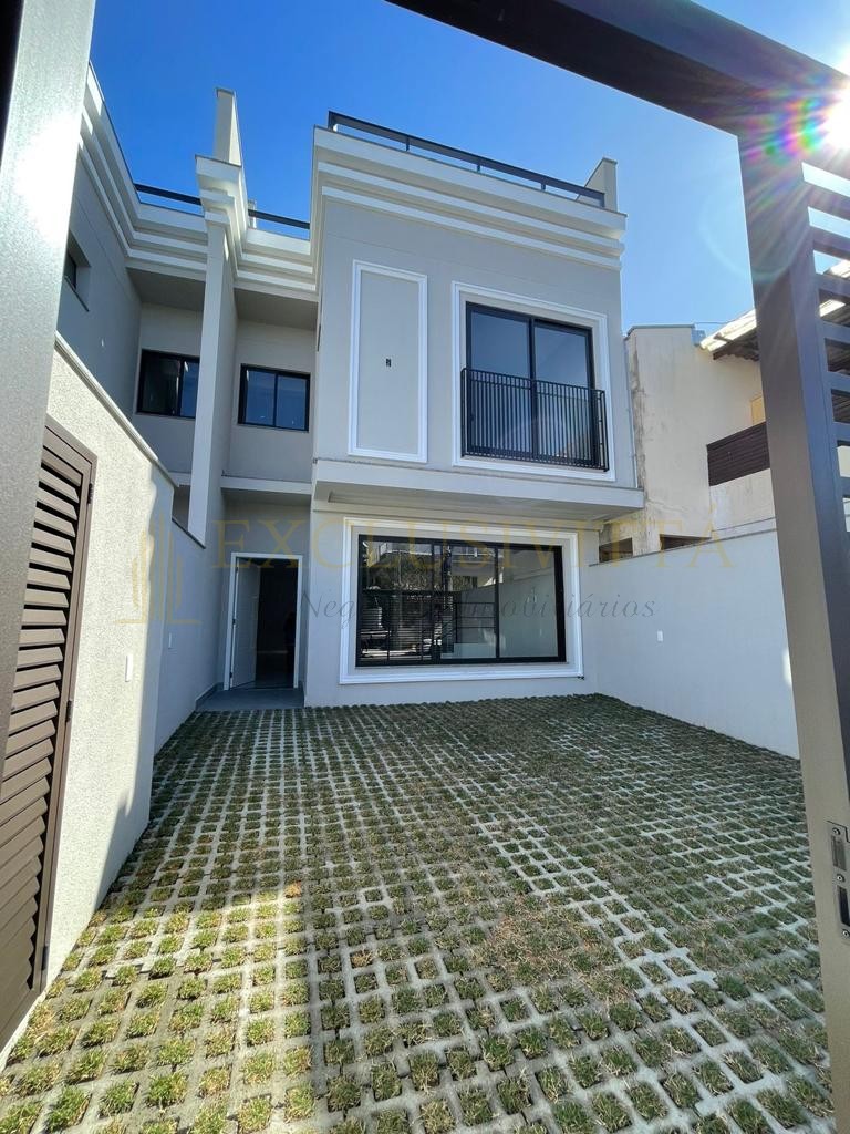 lindo sobrado região central de Balneário Camboriu
