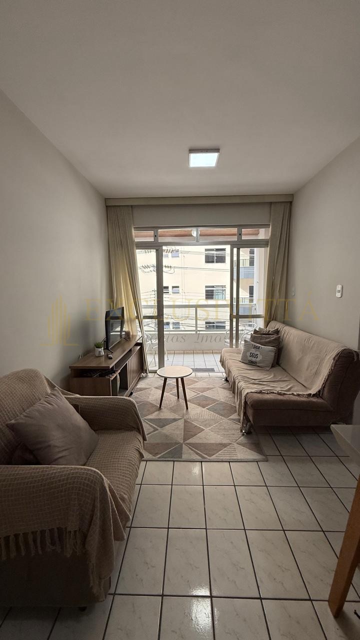 Apartamento de dois quartos com ótima localizaçao