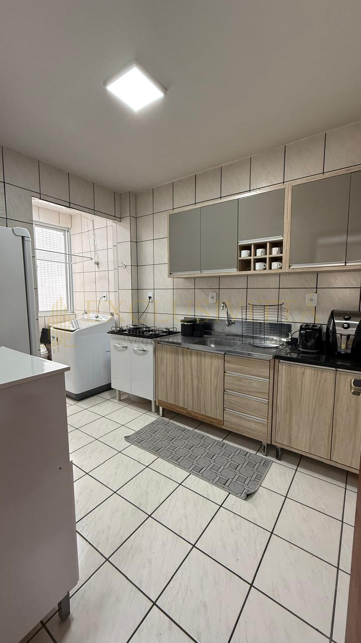 Apartamento de dois quartos com ótima localizaçao
