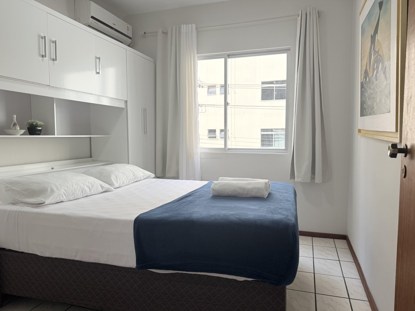Apartamento de dois quartos com ótima localizaçao