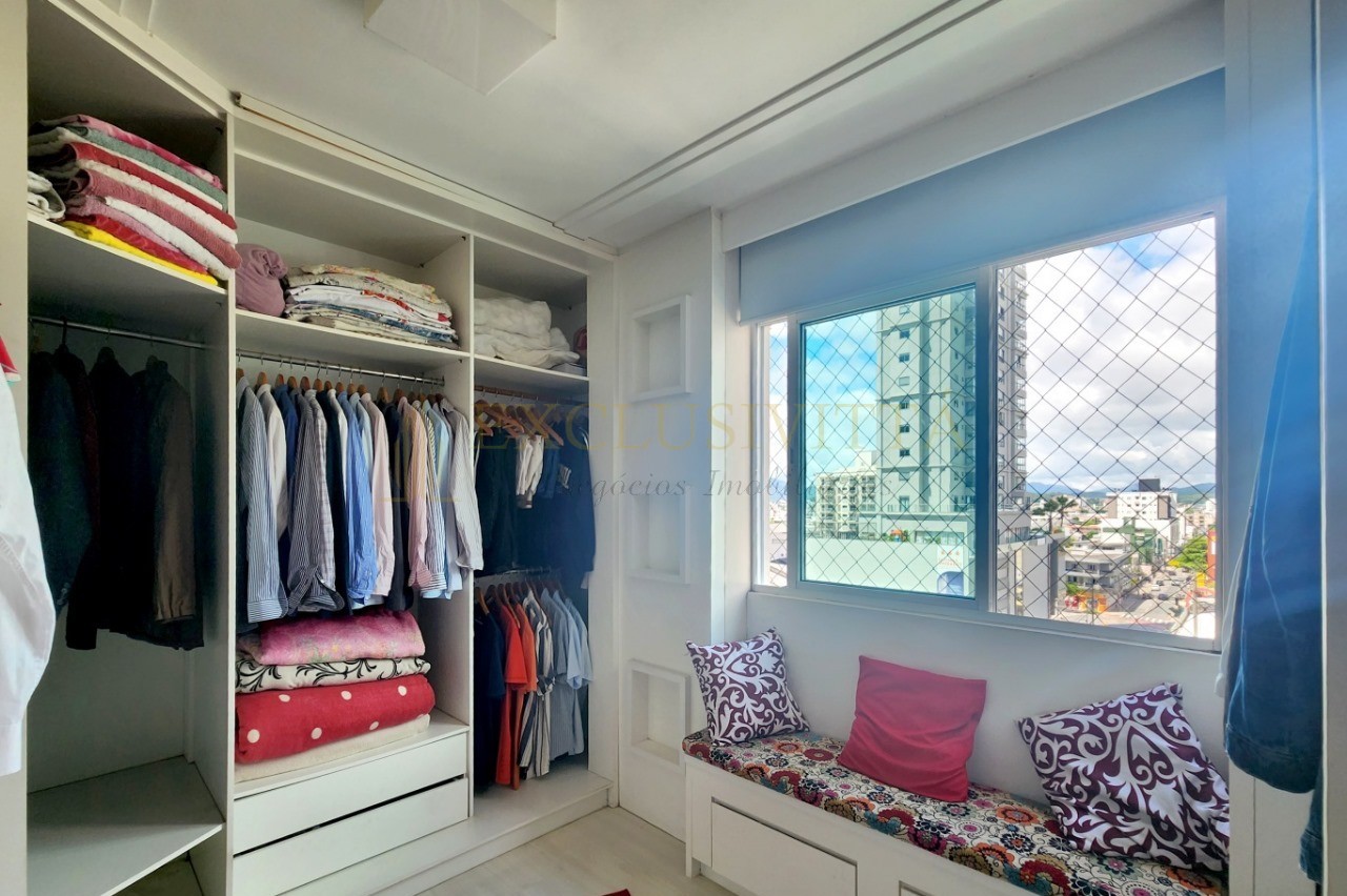 Apartamento Mobiliado à Venda no Centro de Balneário Camboriú