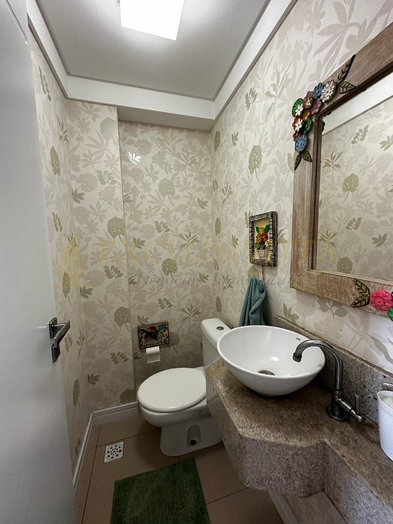 Apartamento Mobiliado à Venda no Centro de Balneário Camboriú