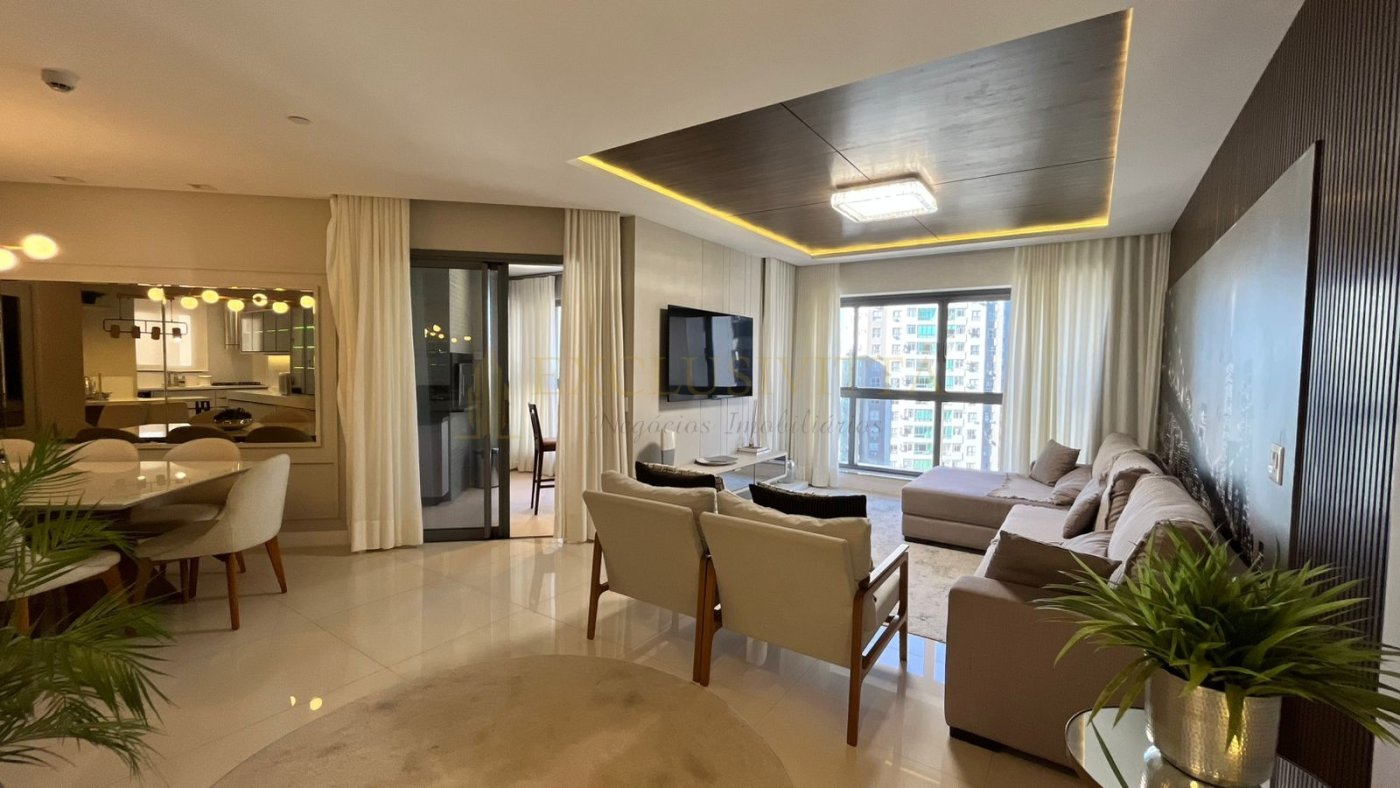 Apartamento ALTO PADRÃO 4 suítes - Locação Anual no Centro em Balneário Camboriú