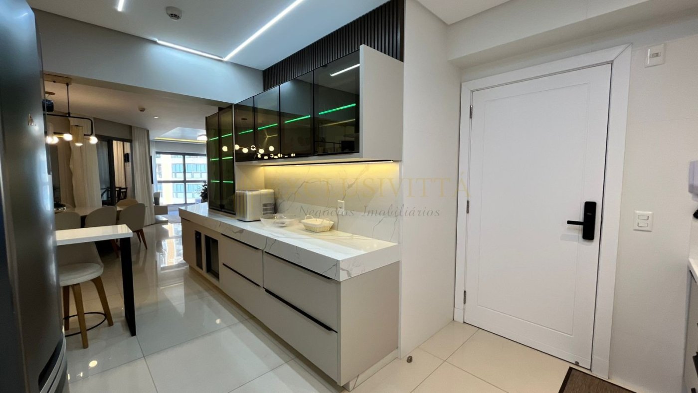 Apartamento ALTO PADRÃO 4 suítes - Locação Anual no Centro em Balneário Camboriú