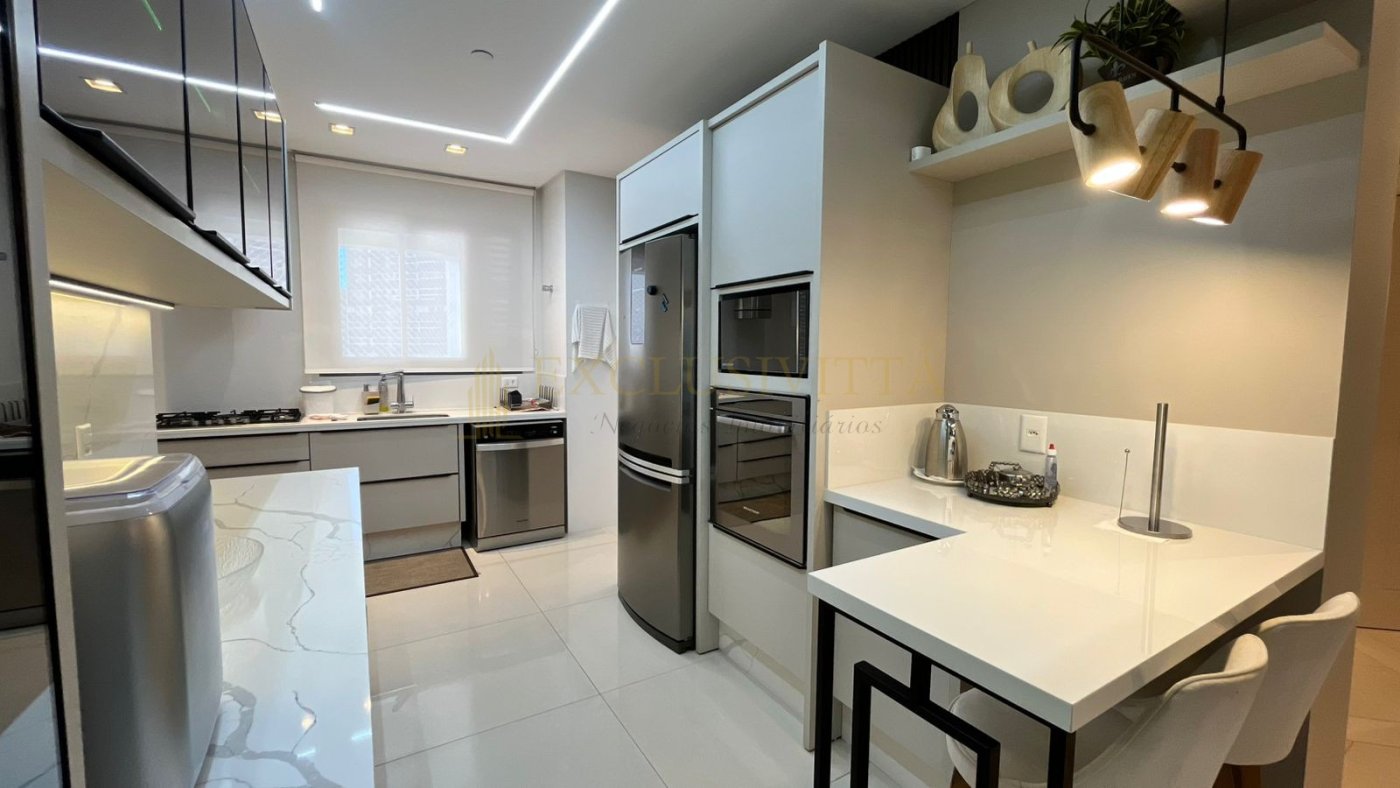 Apartamento ALTO PADRÃO 4 suítes - Locação Anual no Centro em Balneário Camboriú