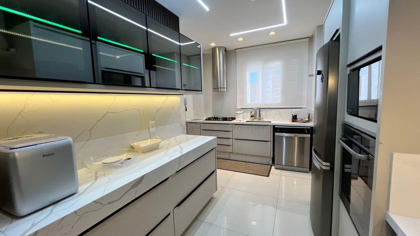 Apartamento ALTO PADRÃO 4 suítes - Locação Anual no Centro em Balneário Camboriú