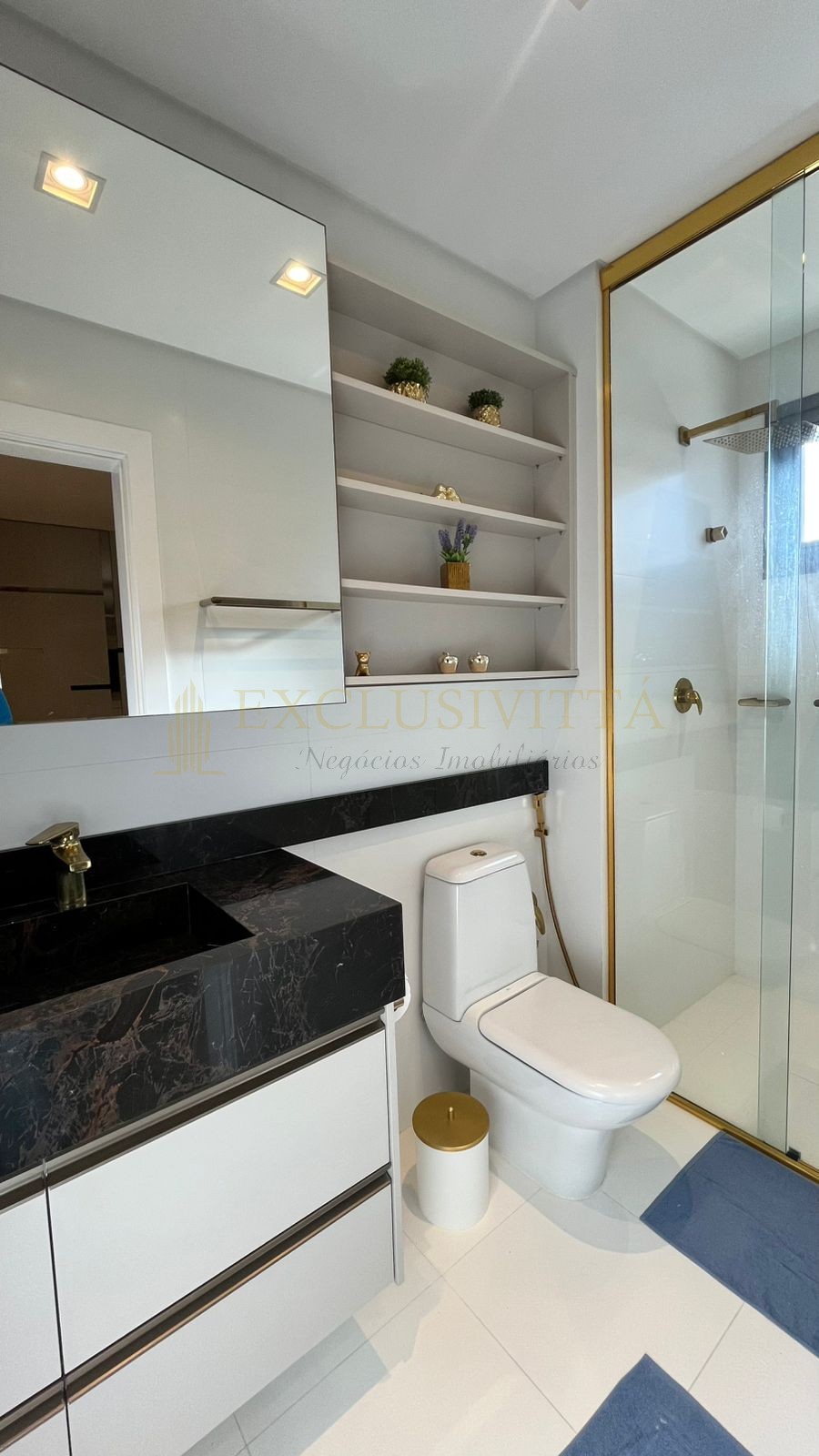Apartamento ALTO PADRÃO 4 suítes - Locação Anual no Centro em Balneário Camboriú