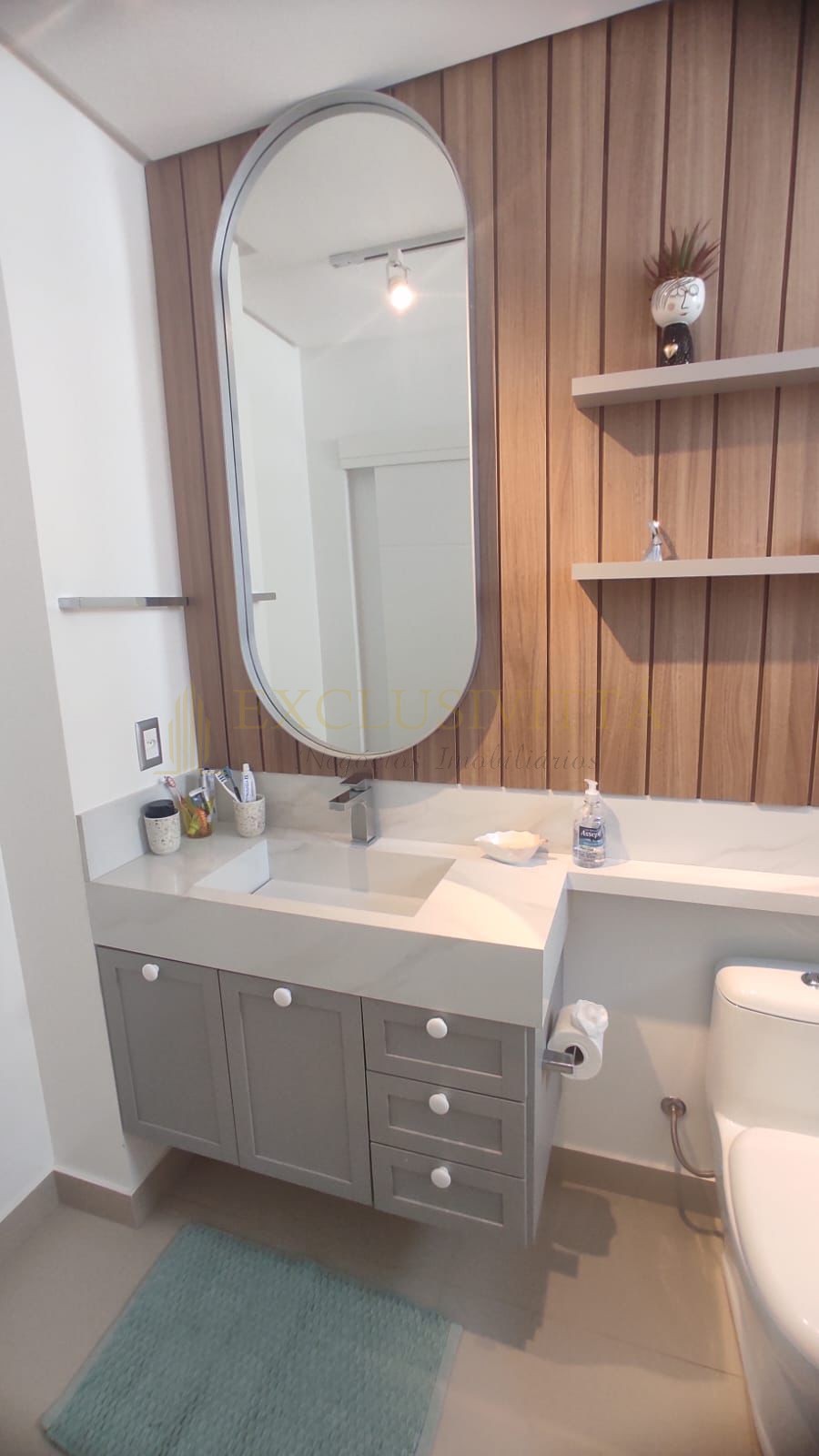 Lindo Apartamento com 4 suítes para Venda no bairro Pioneiros em Balneário Camboriú
