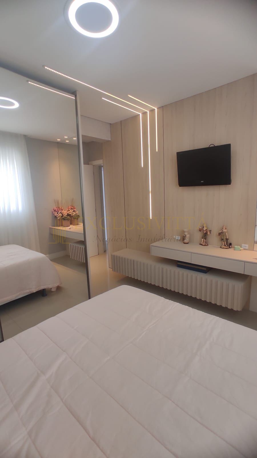 Lindo Apartamento com 4 suítes para Venda no bairro Pioneiros em Balneário Camboriú