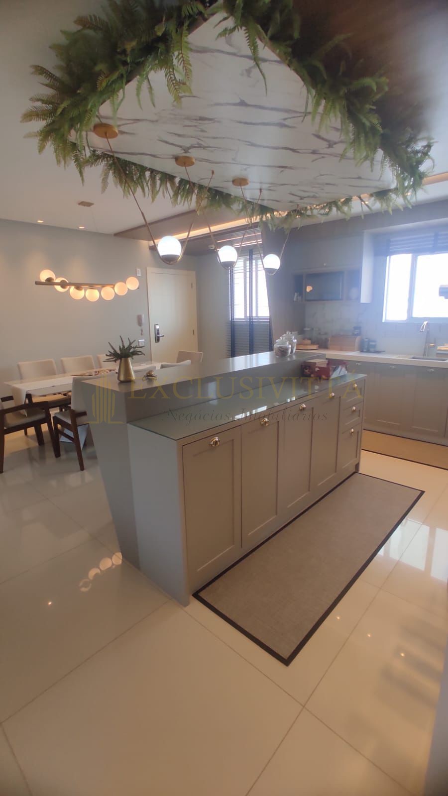 Lindo Apartamento com 4 suítes para Venda no bairro Pioneiros em Balneário Camboriú