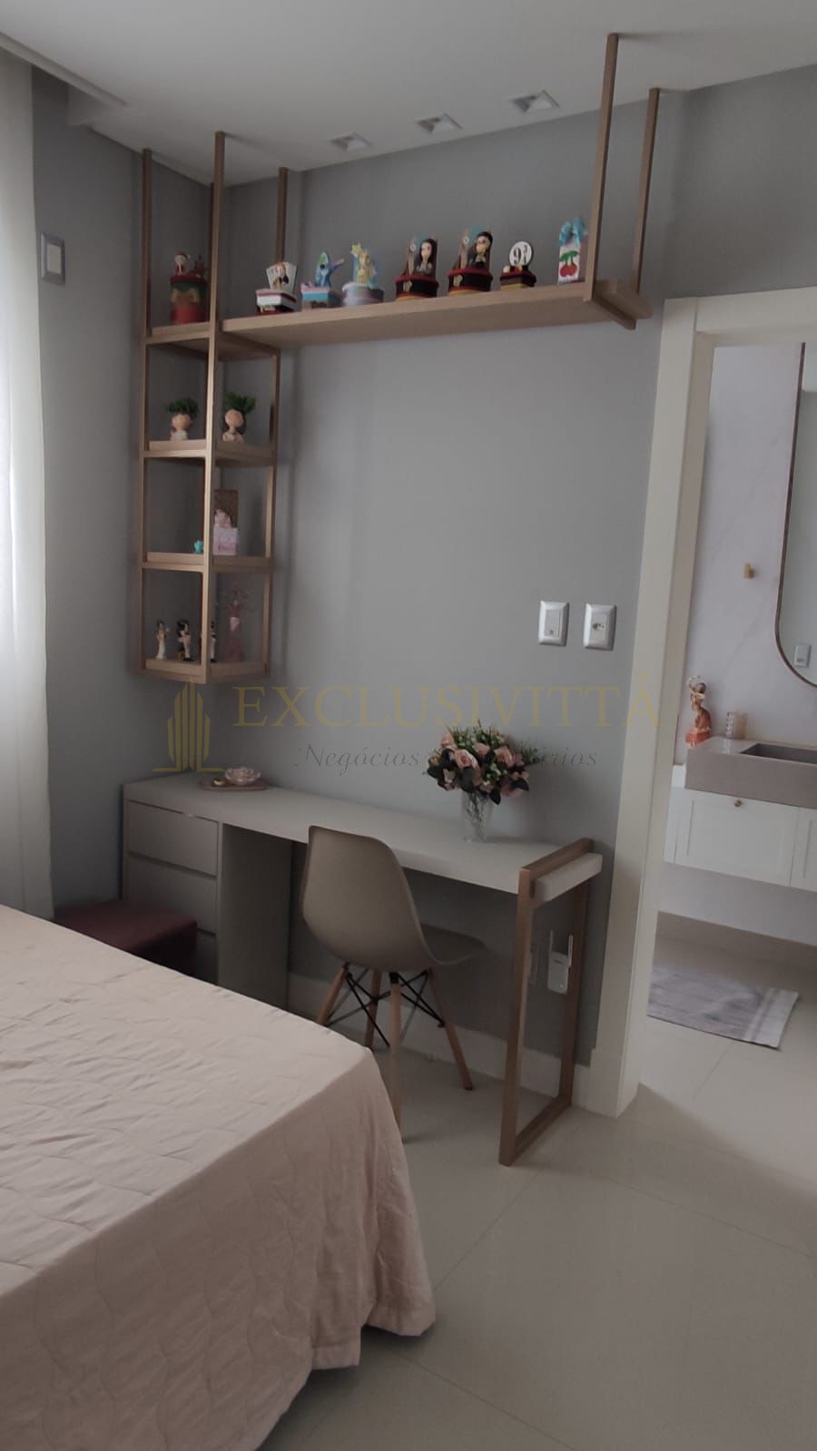 Lindo Apartamento com 4 suítes para Venda no bairro Pioneiros em Balneário Camboriú