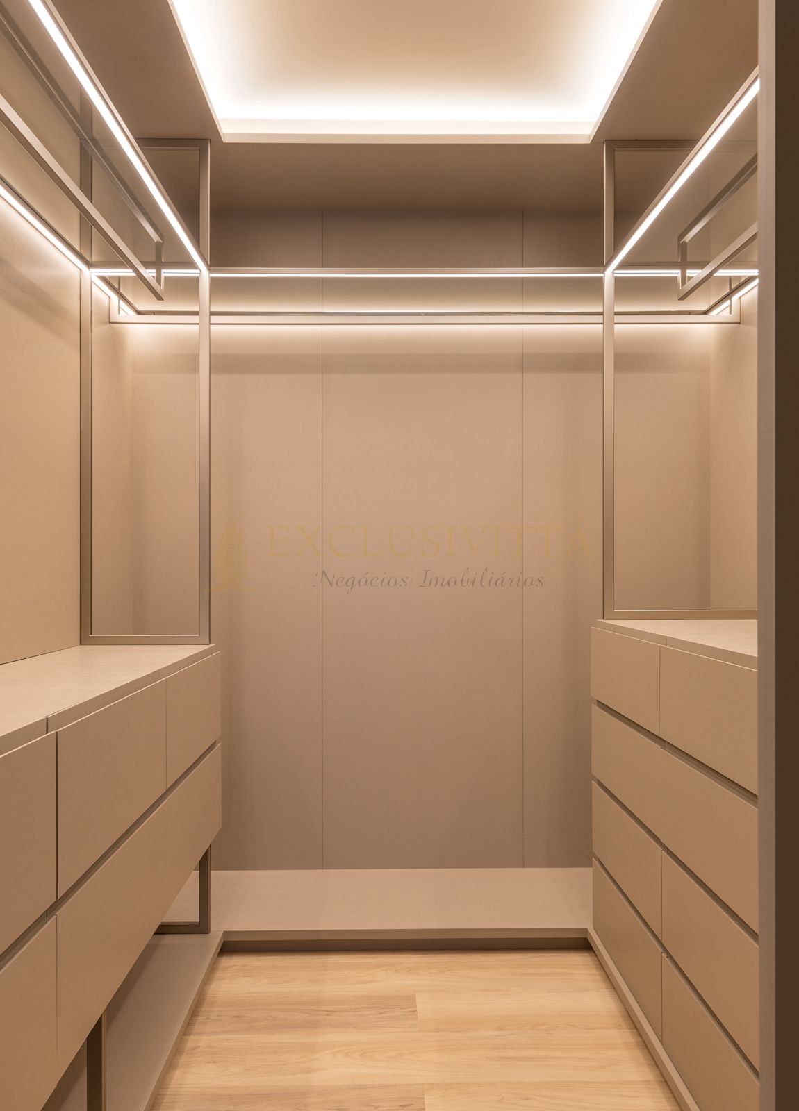 Apartamento 4 suítes para Venda no bairro Pioneiros em Balneário Camboriú