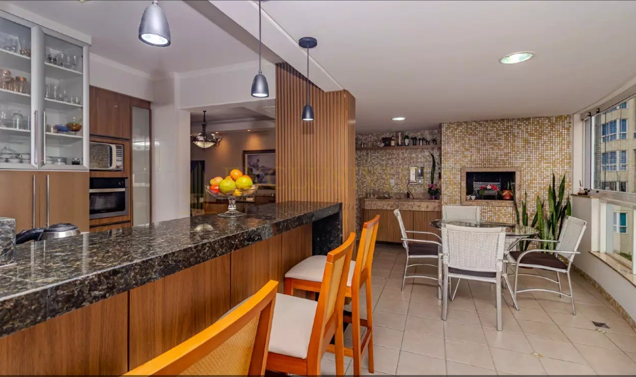 Apartamento mobiliado a 50 metros da Avenida Brasil