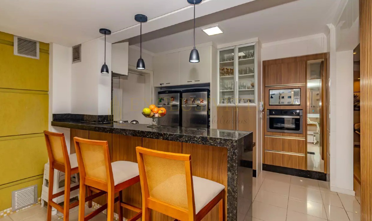 Apartamento mobiliado a 50 metros da Avenida Brasil