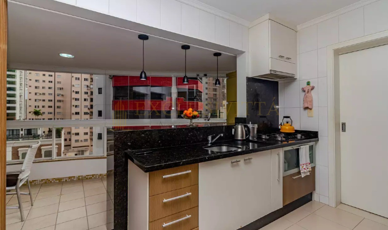 Apartamento mobiliado a 50 metros da Avenida Brasil