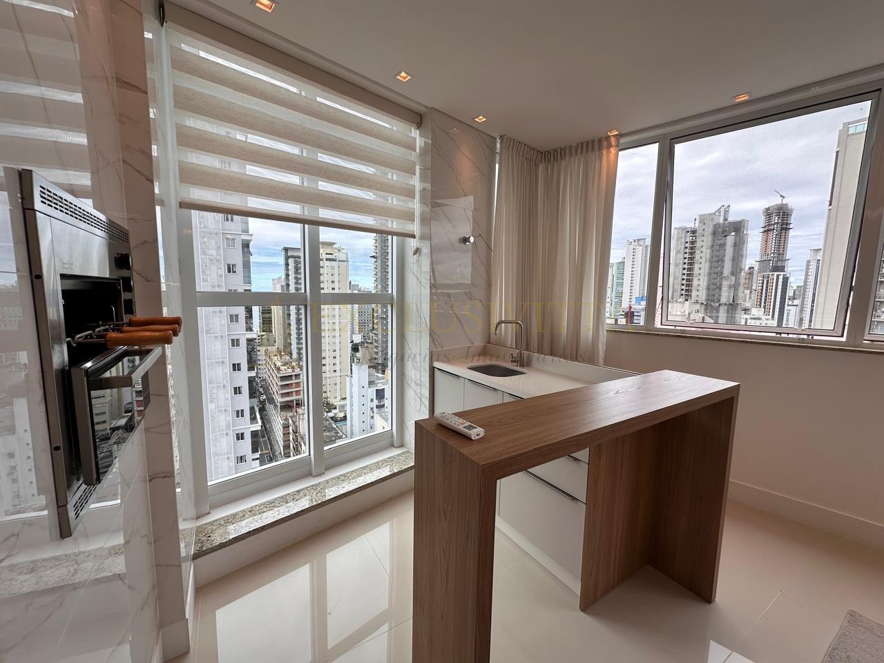 Apartamento 3 suítes para Venda no bairro Centro em Balneário Camboriú