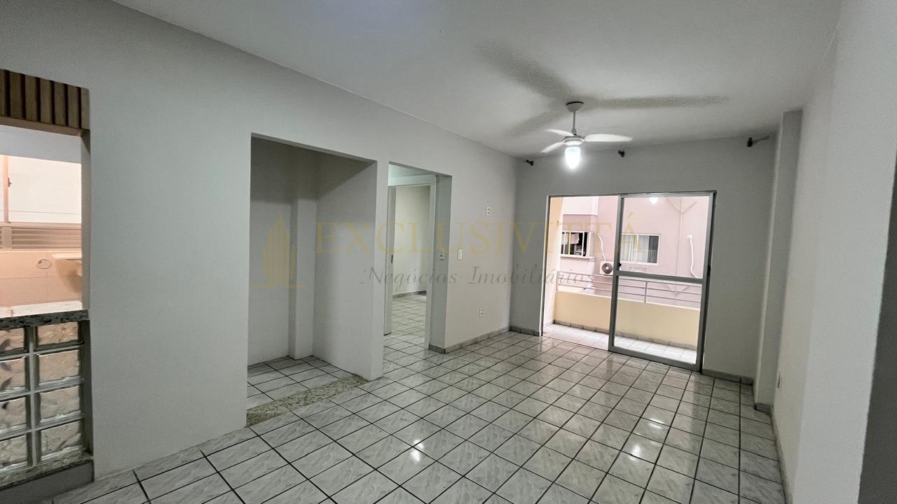 Apartamento à venda próximo à Av. Brasil, em Balneário Camboriú