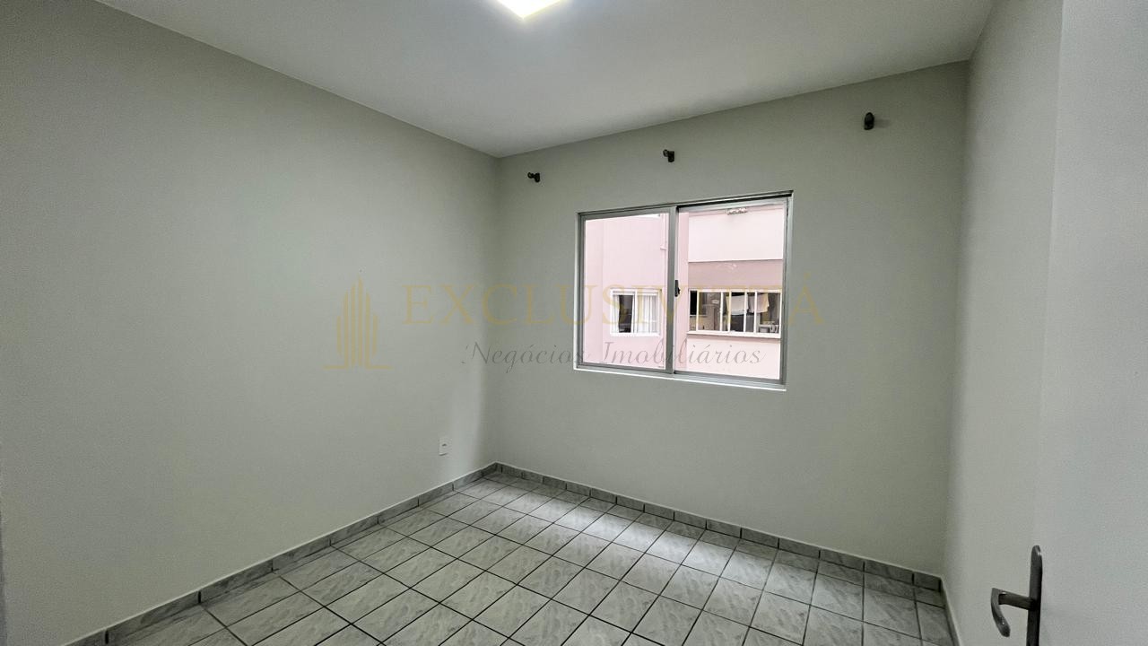 Apartamento à venda próximo à Av. Brasil, em Balneário Camboriú