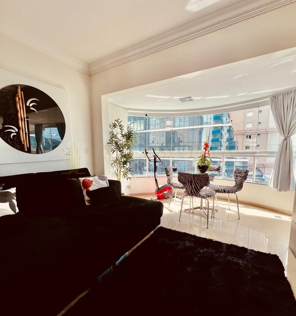 Apartamento exclusivo na quadra mar – 1 por andar | Vista para o mar e o rio