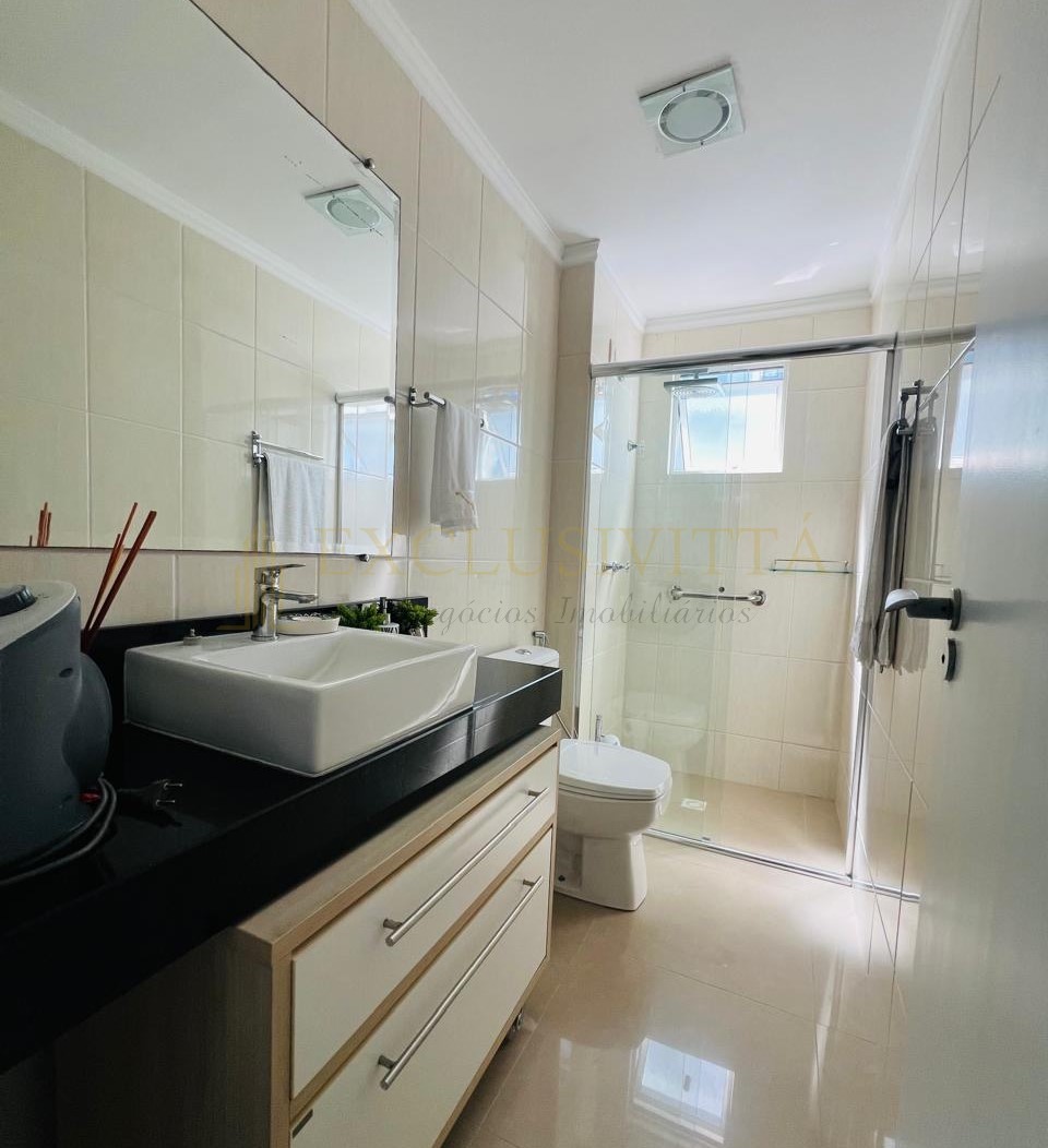 Apartamento exclusivo na quadra mar – 1 por andar | Vista para o mar e o rio