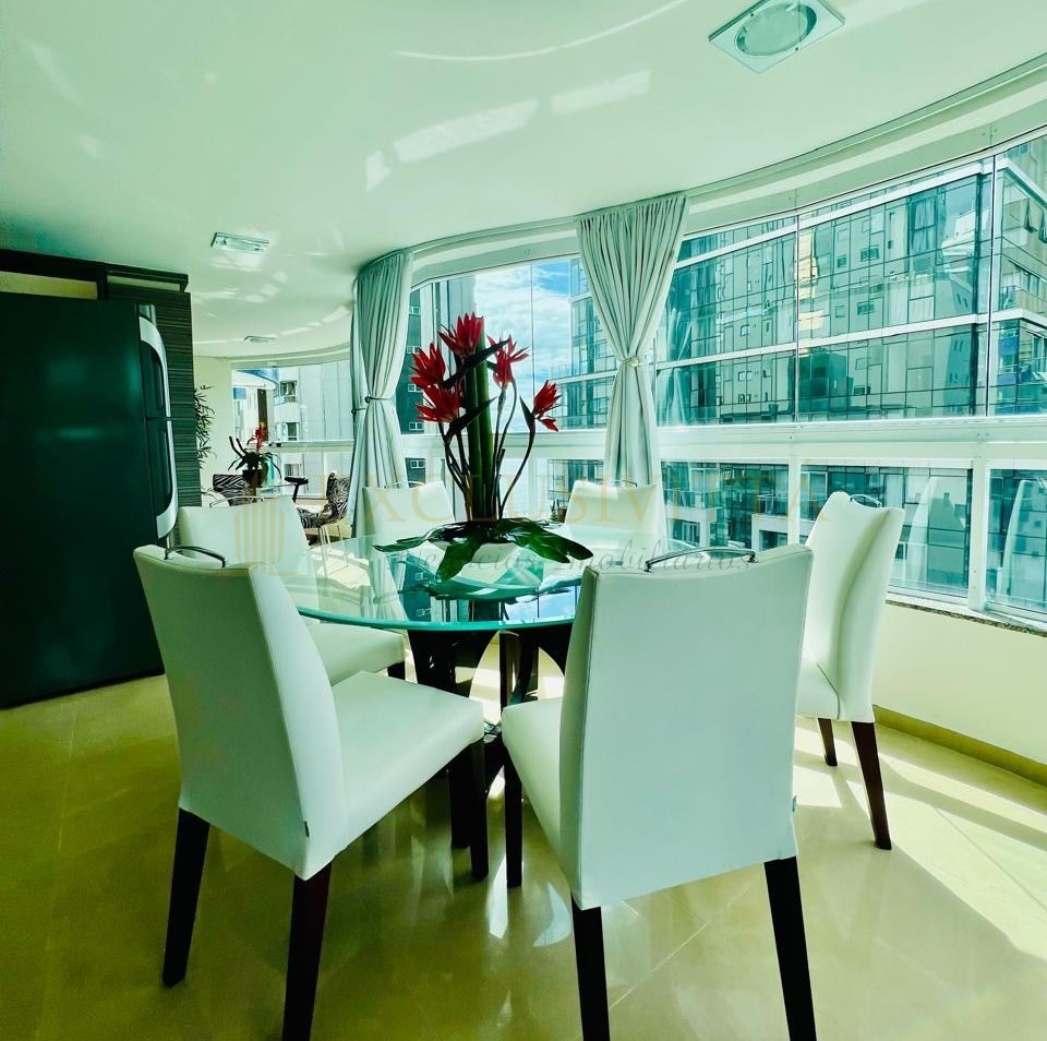 Apartamento exclusivo na quadra mar – 1 por andar | Vista para o mar e o rio