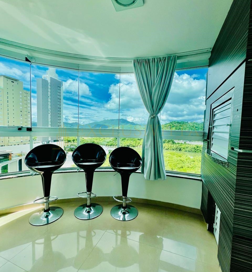Apartamento exclusivo na quadra mar – 1 por andar | Vista para o mar e o rio