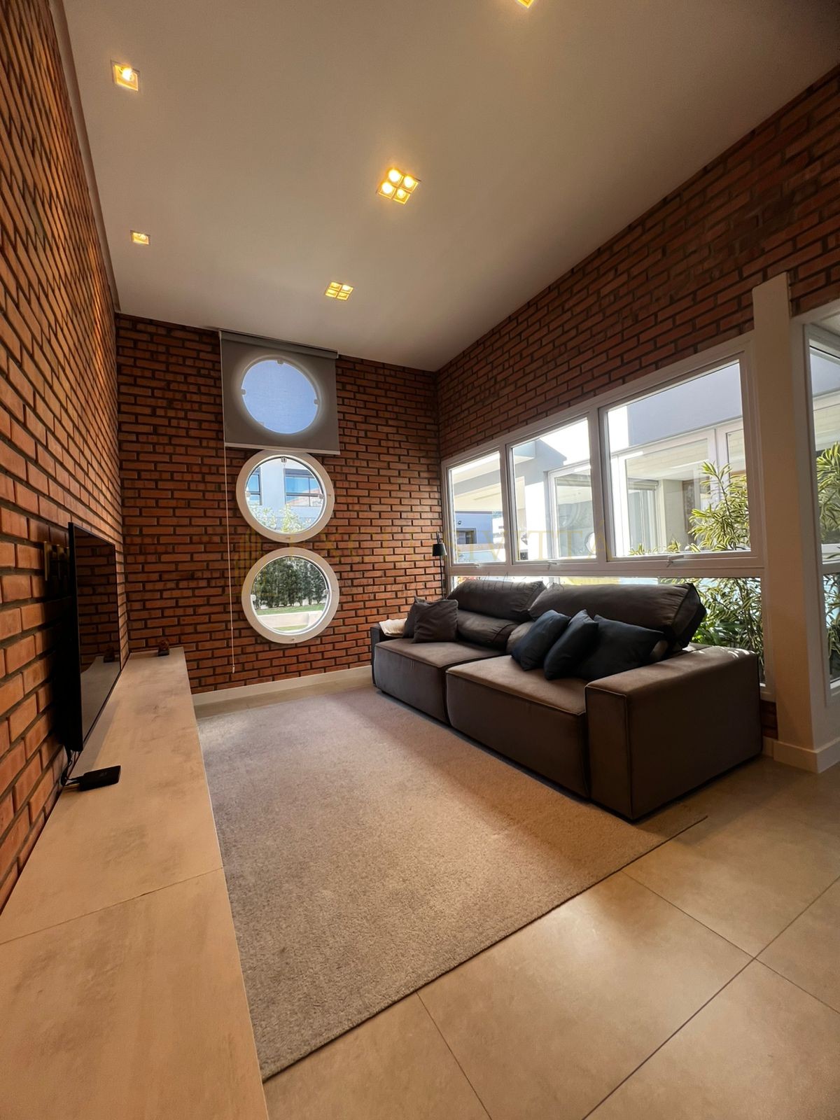 Linda Casa no  Condomínio Calêdonia