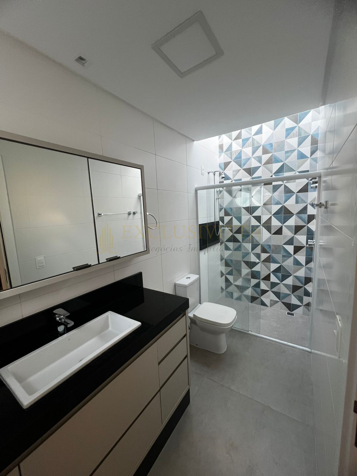 Linda Casa no  Condomínio Calêdonia
