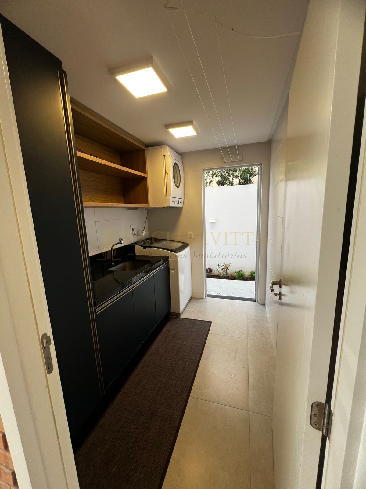 Linda Casa no  Condomínio Calêdonia