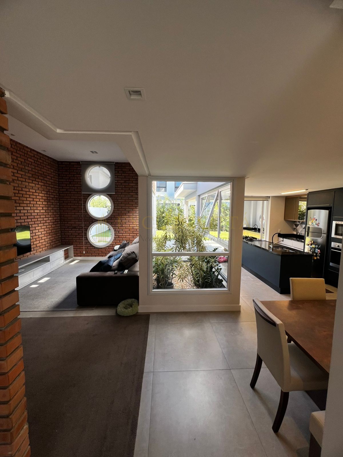 Linda Casa no  Condomínio Calêdonia