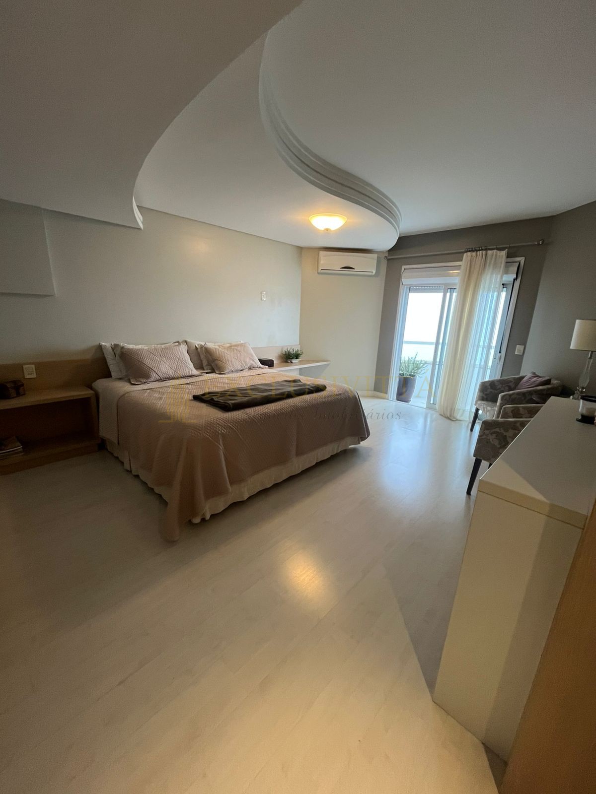 Apartamento 3 suítes para Locação Anual no bairro Centro em Balneário Camboriú
