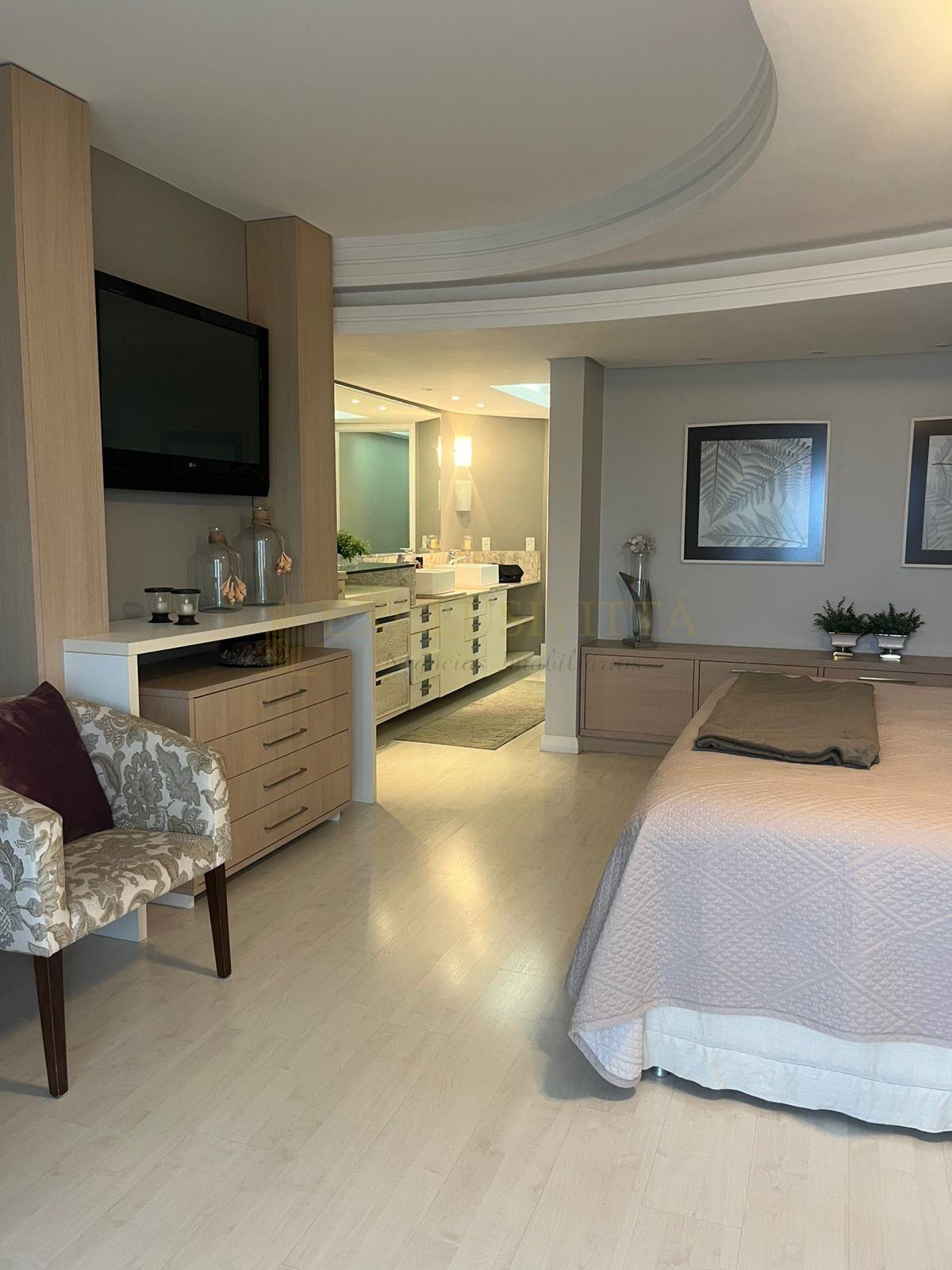 Apartamento 3 suítes para Locação Anual no bairro Centro em Balneário Camboriú