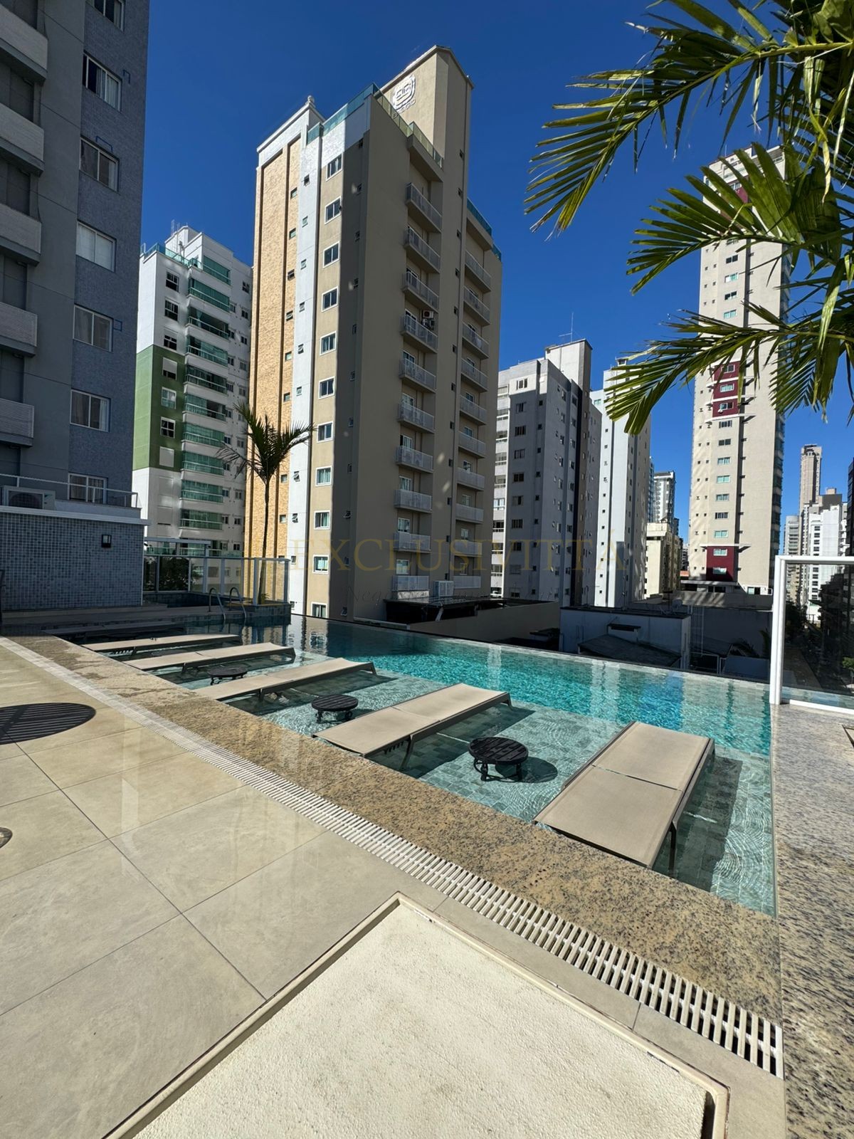 Prédio 3 suítes para Venda no bairro Centro em Balneário Camboriú