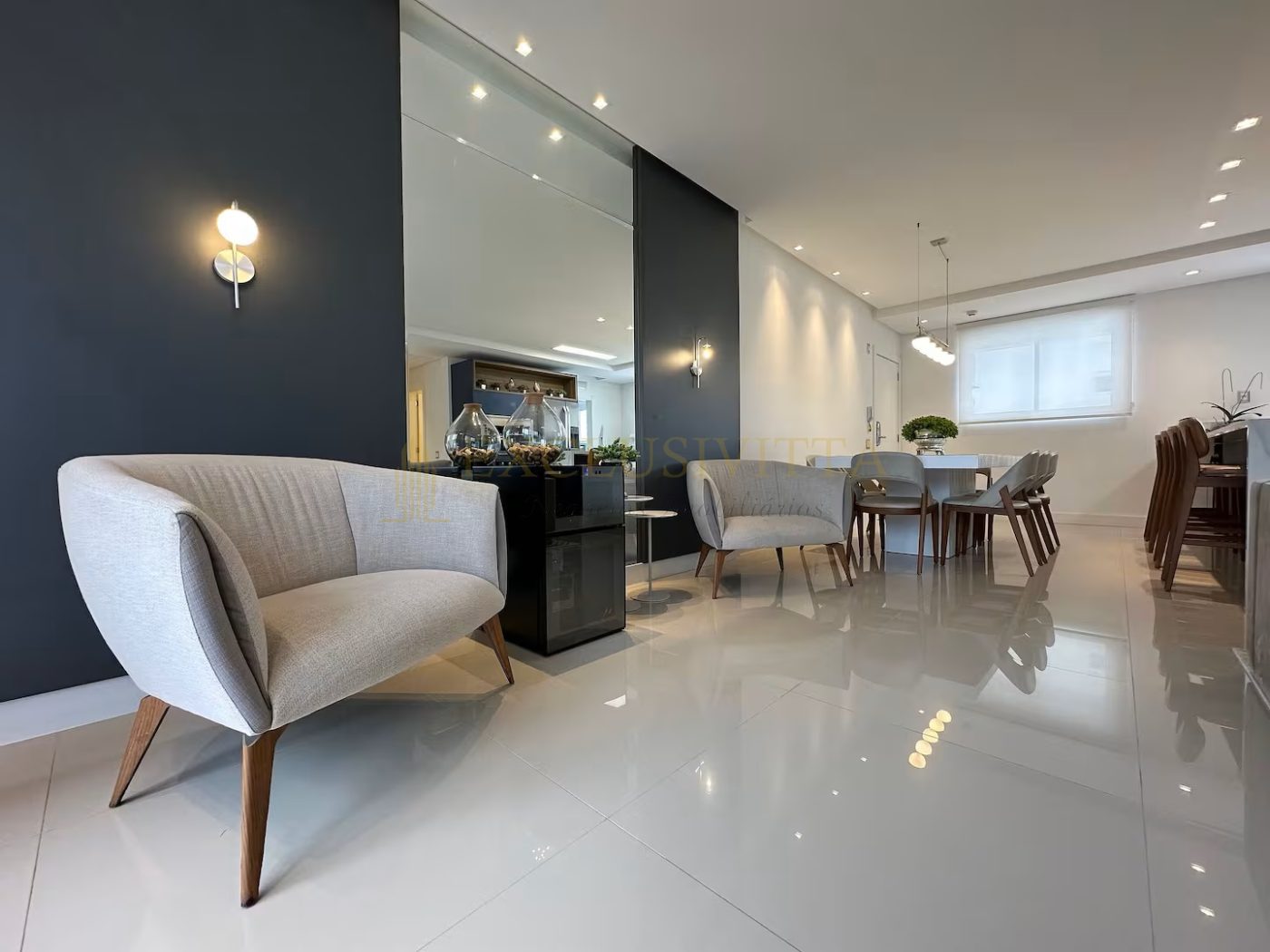 Apartamento 4 suítes ALTO PADRÃO para Locação Anual no bairro Pioneiros em Balneário Camboriú