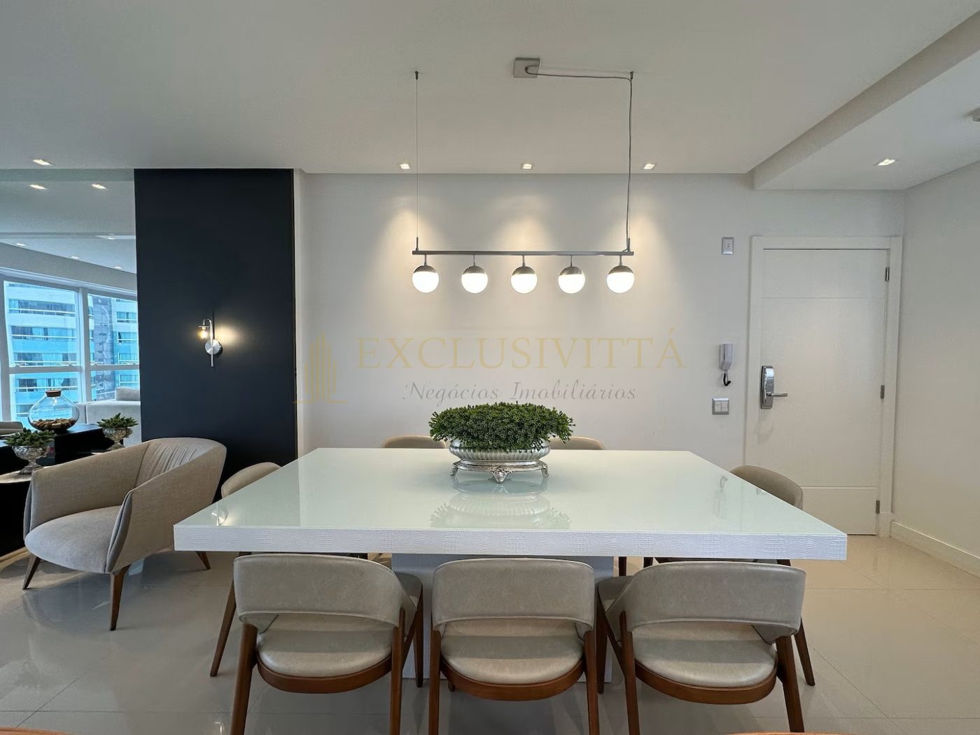 Apartamento 4 suítes ALTO PADRÃO para Locação Anual no bairro Pioneiros em Balneário Camboriú