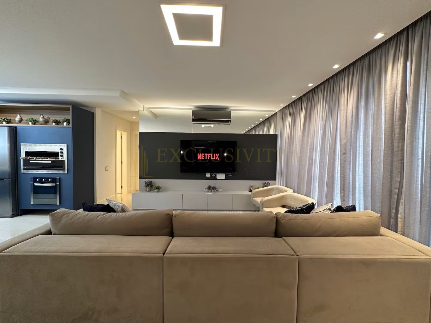 Apartamento 4 suítes ALTO PADRÃO para Locação Anual no bairro Pioneiros em Balneário Camboriú