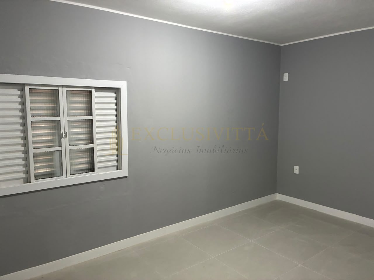 CASA COMERCIAL PARA LOCAÇÃO ANUAL
