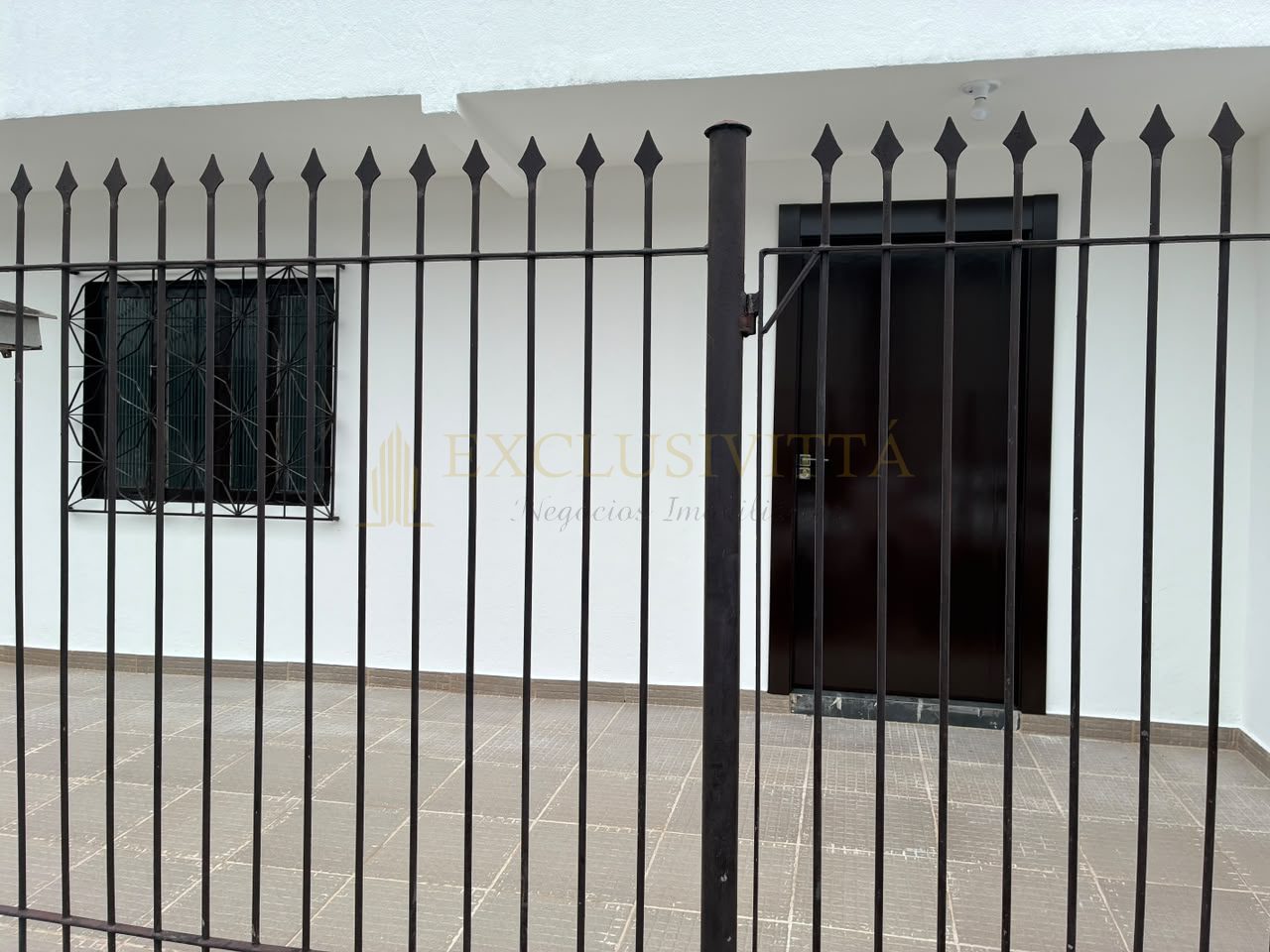 CASA COMERCIAL PARA LOCAÇÃO ANUAL