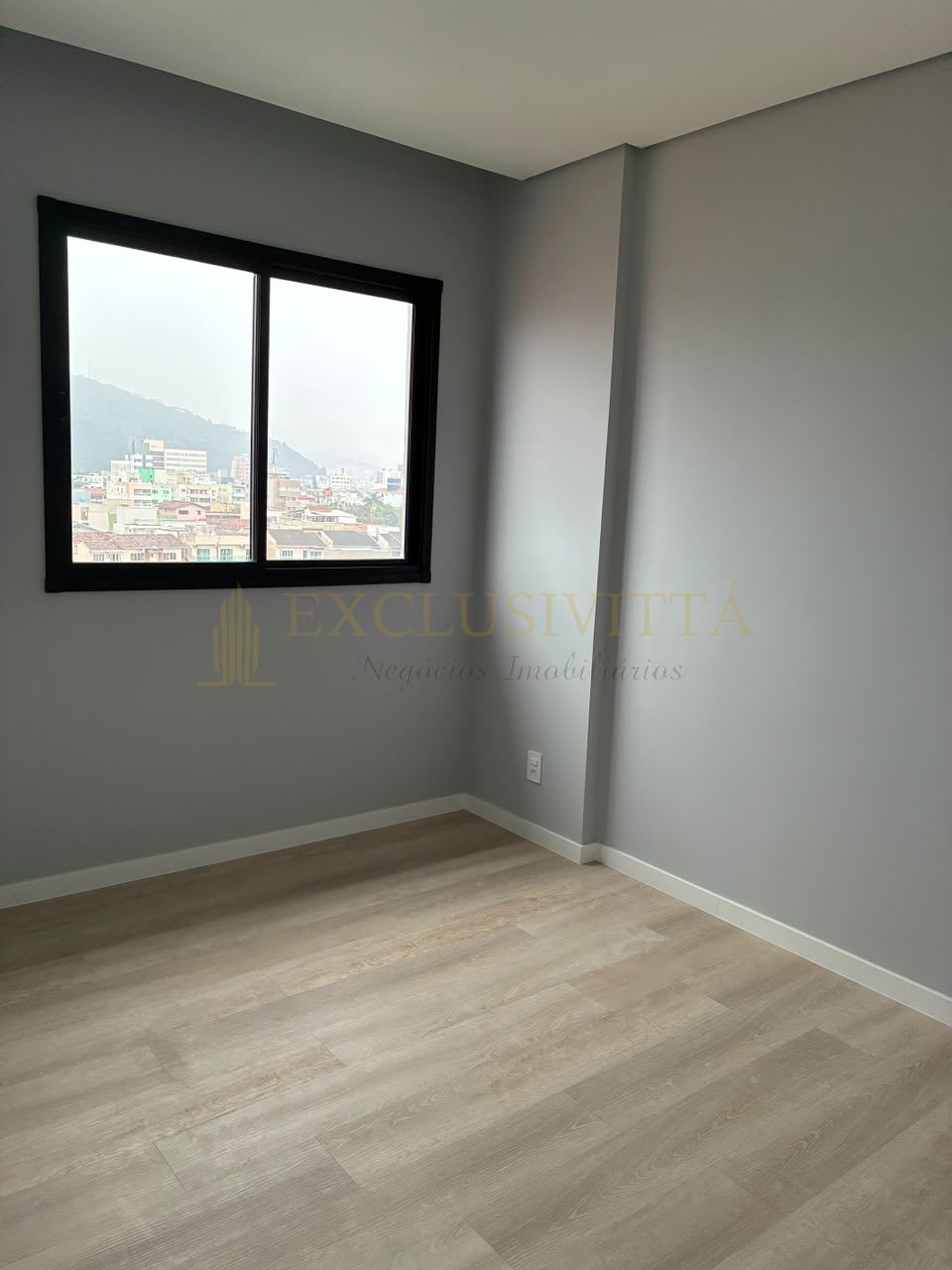 Apartamento 2 quartos para Locação Anual no bairro Centro em Balneário Camboriú