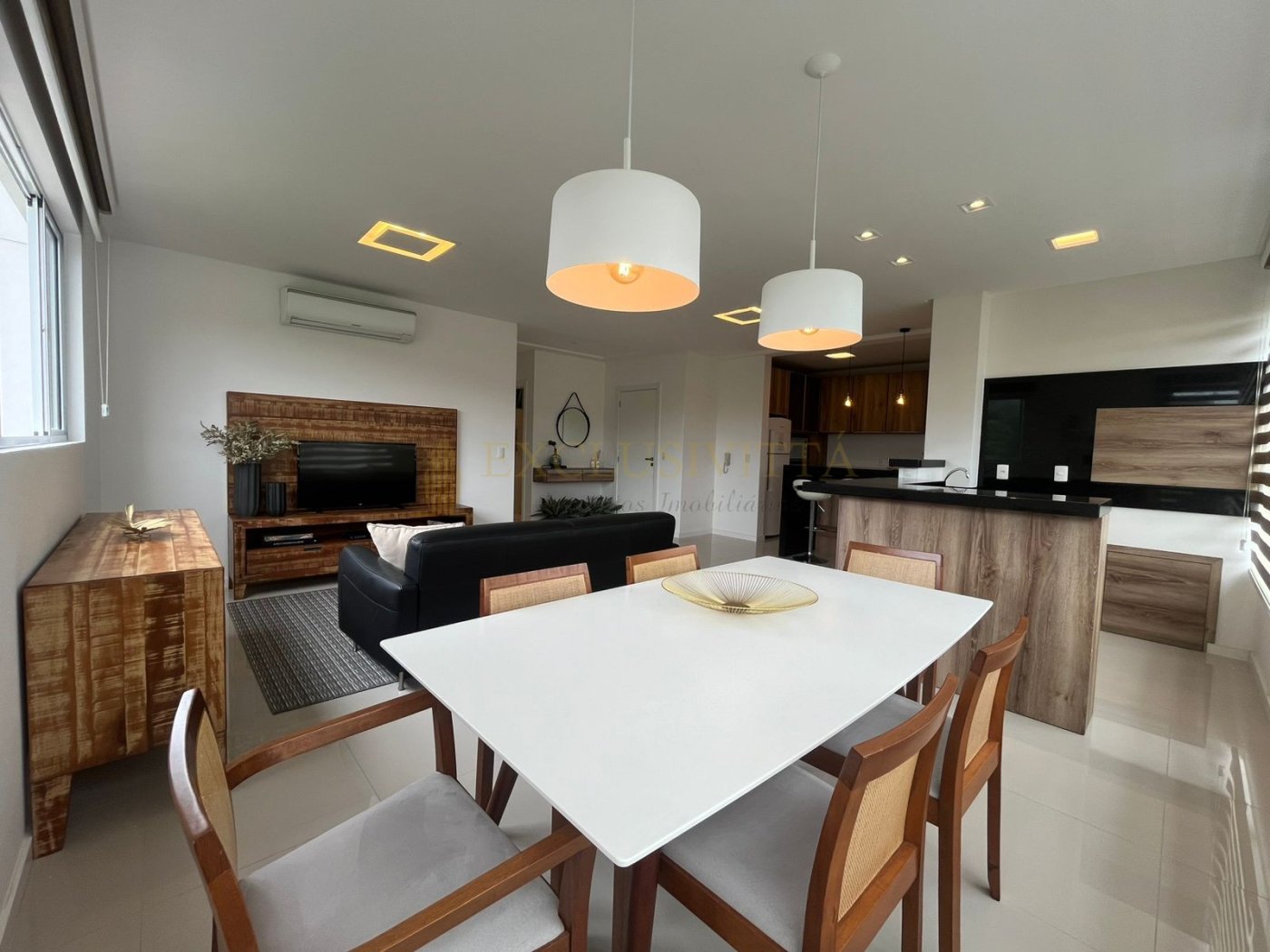 Apartamento 2 suítes para Venda no bairro Pioneiros em Balneário Camboriú