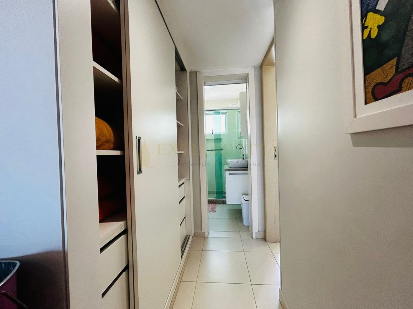 Apartamento com 3 quartos sendo uma suíte a venda na Avenida Atlântica