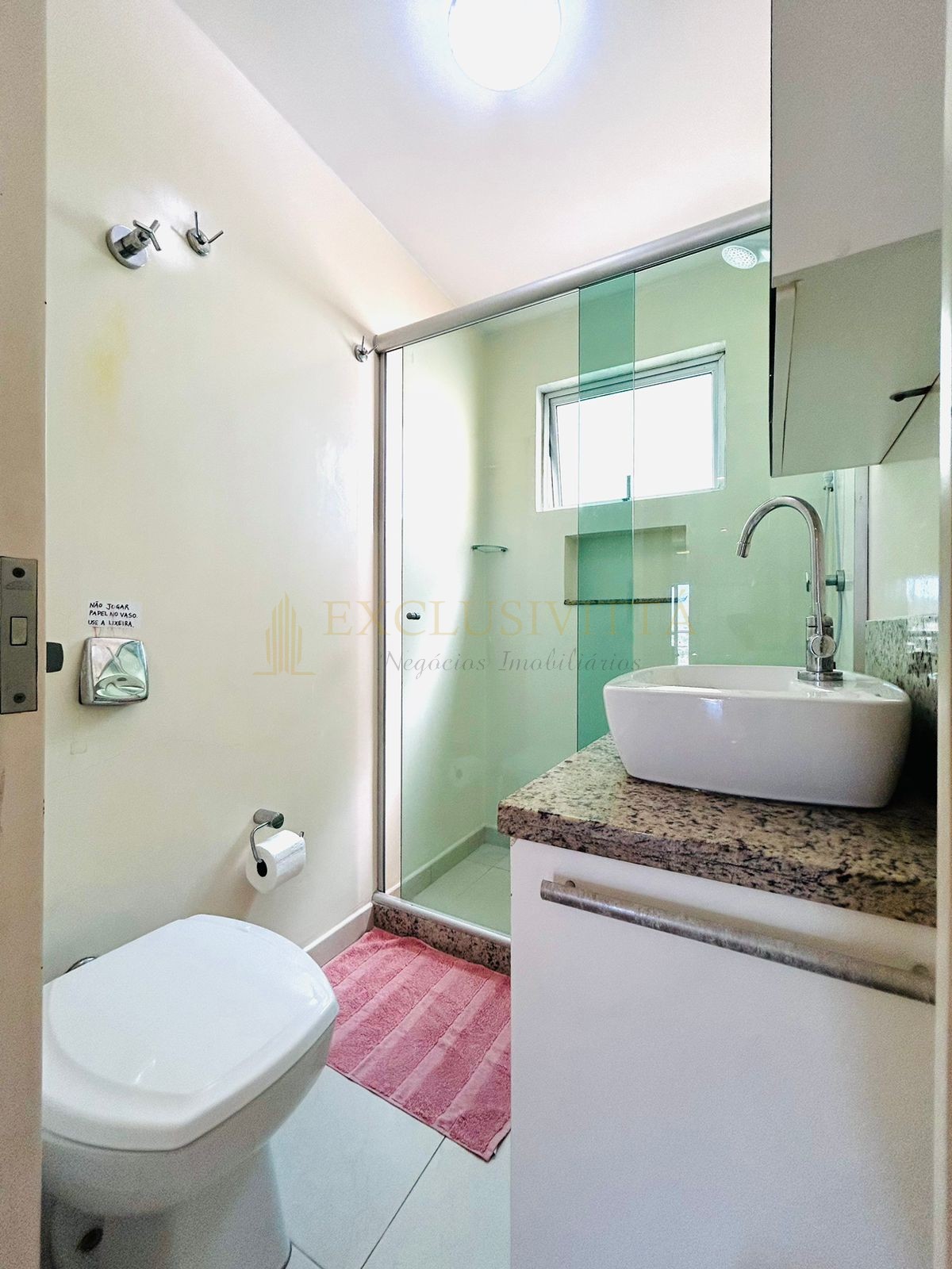 Apartamento com 3 quartos sendo uma suíte a venda na Avenida Atlântica
